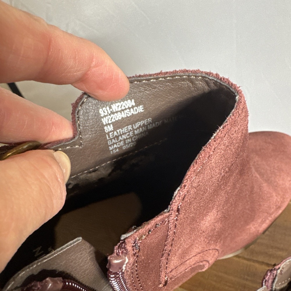 White Mountain Women's Sadie‎ Bootie Burgundy Suede size 8M - Picture 8 of 8